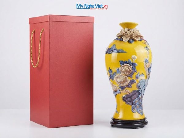 Bình Hút Tài Lộc Chim Công Men Vàng Đắp Nổi