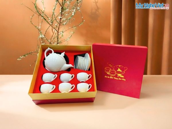 Bộ bình trà men trắng viền chỉ vàng kim