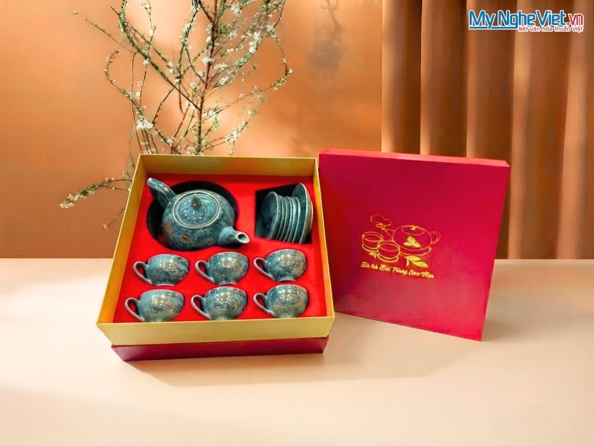 Bộ bình trà men vân đá vẽ vàng kim thuận buồm xuôi gió