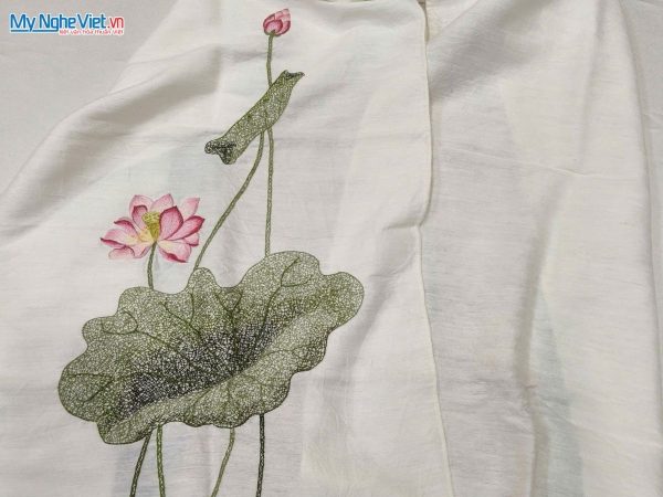 Khăn lụa đũi tơ tằm thêu tay hoa sen cao cấp