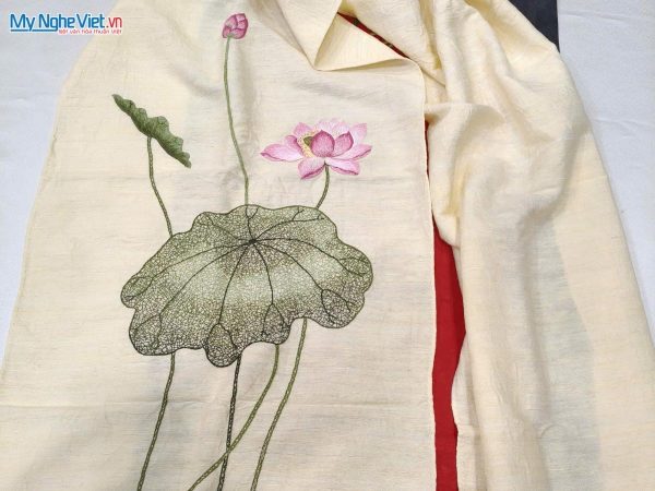 Khăn lụa đũi tơ tằm thêu tay hoa sen cao cấp