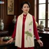 Khăn lụa đũi tơ tằm thêu tay hoa sen cao cấp