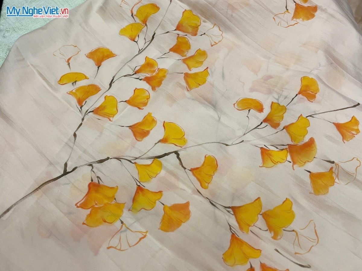 Khăn lụa tơ tằm vẽ tay cao cấp