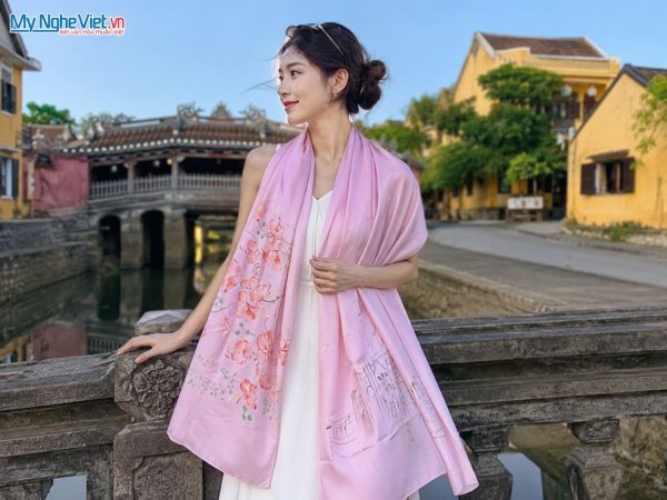Khăn lụa tơ tằm vẽ tay chợ Bến Thành