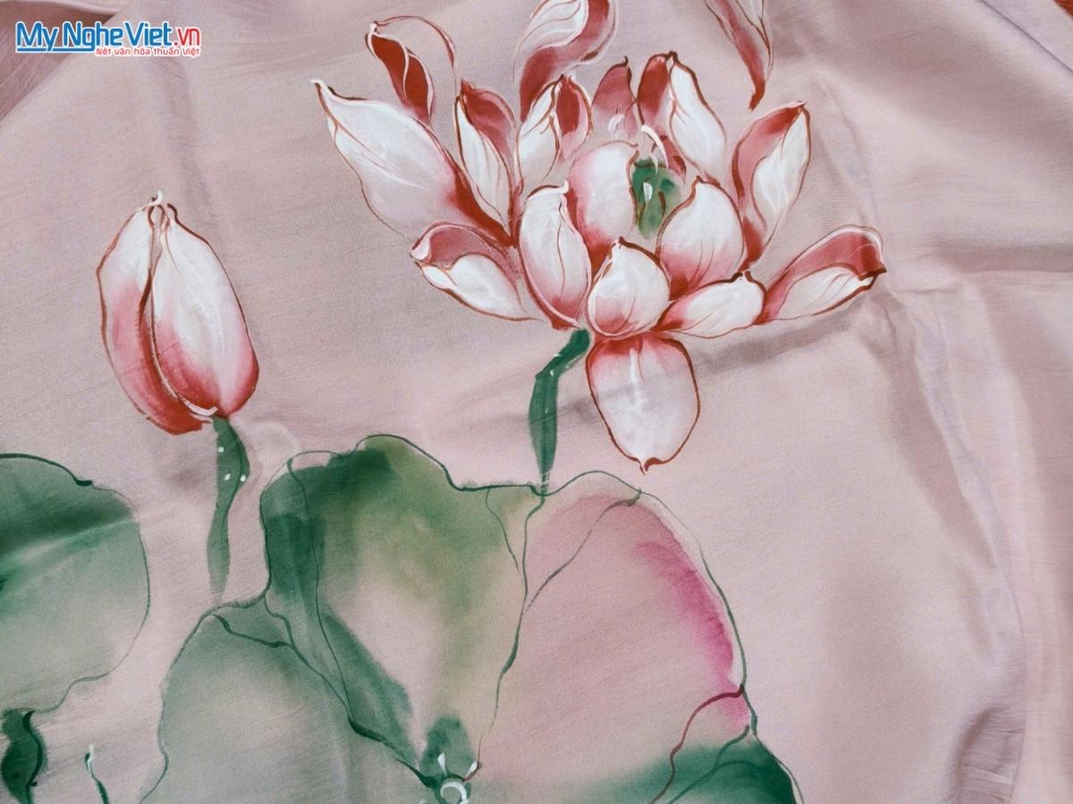 Khăn lụa tơ tằm vẽ tay hoa sen cao cấp