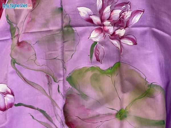 Khăn lụa tơ tằm vẽ tay hoa sen cao cấp