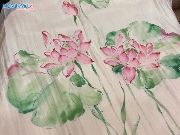Khăn lụa tơ tằm vẽ tay hoa sen cao cấp