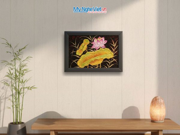 Tranh Sơn Mài Hoa Sen Nền Đen