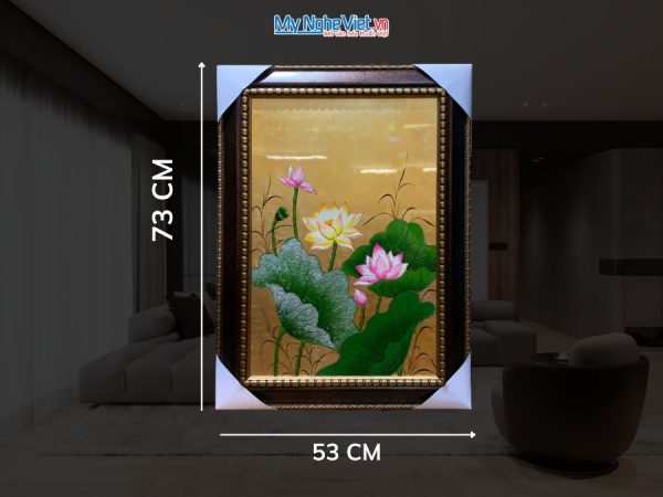 Tranh Sơn Mài Hoa Sen Đắp Nổi Dát Vàng
