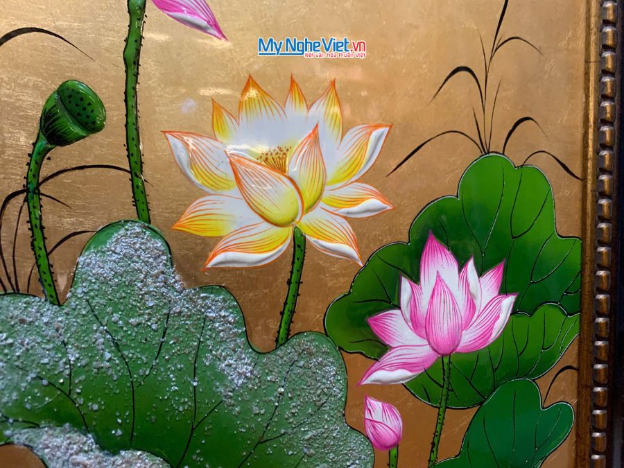 Tranh Sơn Mài Hoa Sen Đắp Nổi Dát Vàng