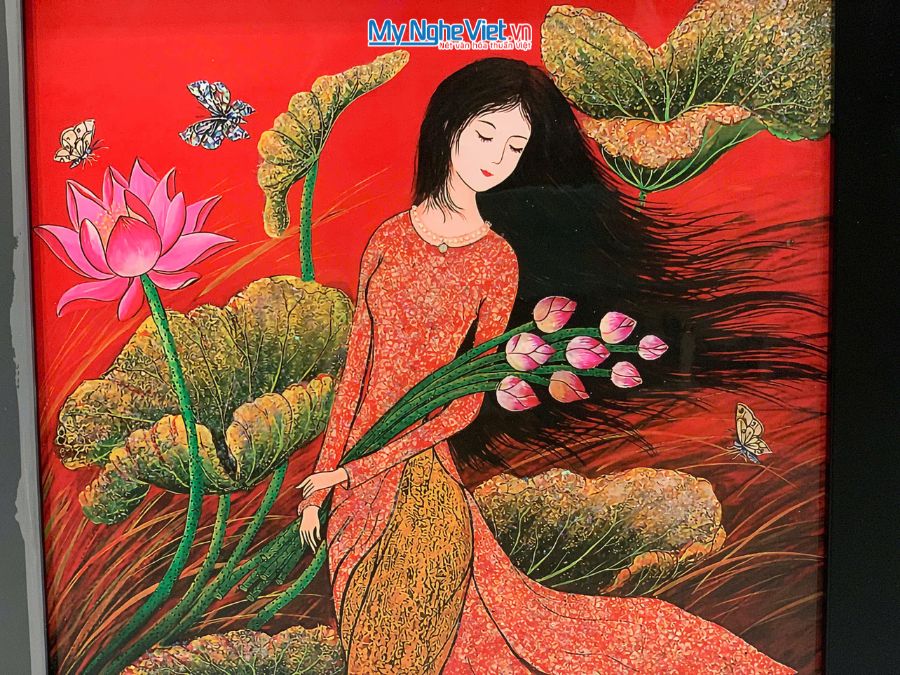 Tranh sơn mài cô gái