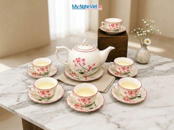 Bộ bình trà men trắng vẽ sen