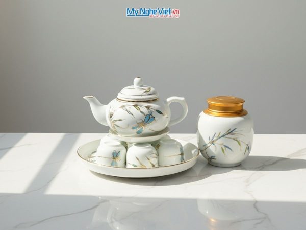 Bộ bình trà men trắng vẽ trúc chuồn