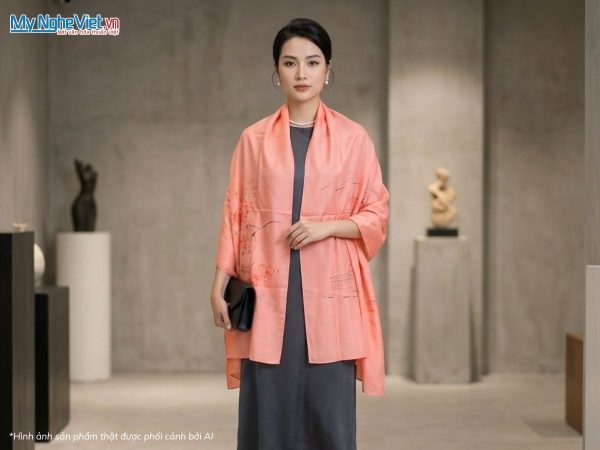 Khăn lụa tơ tằm vẽ tay chợ Bến Thành - Quà tặng đối tác nước ngoài