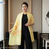 Khăn choàng cổ lụa tơ tằm vẽ tay chợ Bến Thành