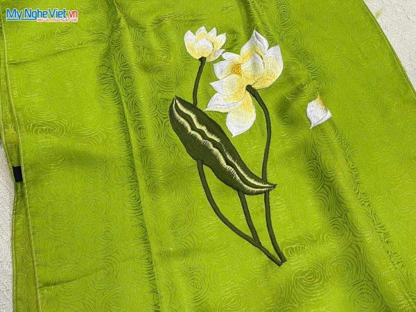 Khăn choàng cổ lụa tơ tằm thêu hoa