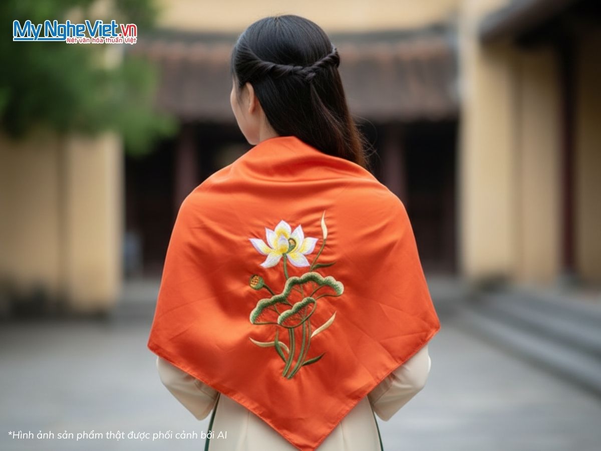 Khăn vuông lụa tơ tằm thêu hoa sen