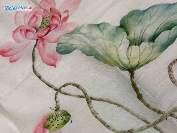 Khăn lụa vuông tơ tằm vẽ tay hoa sen