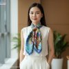 Khăn vuông lụa tơ tằm họa tiết nghệ thuật