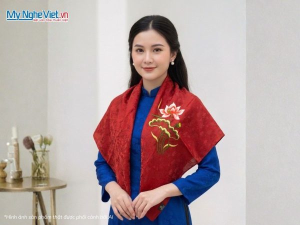 Khăn vuông lụa tơ tằm thêu hoa sen