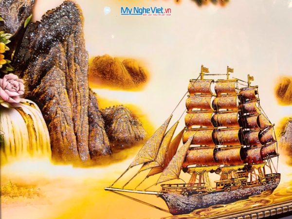 Tranh Sơn Mài Thuận Buồm Xuôi Gió Nền Vàng