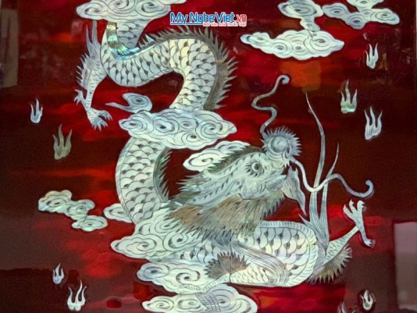 Tranh Sơn Mài Long Vân Hội Tụ Cẩn Ốc Chìm Nền Ấm