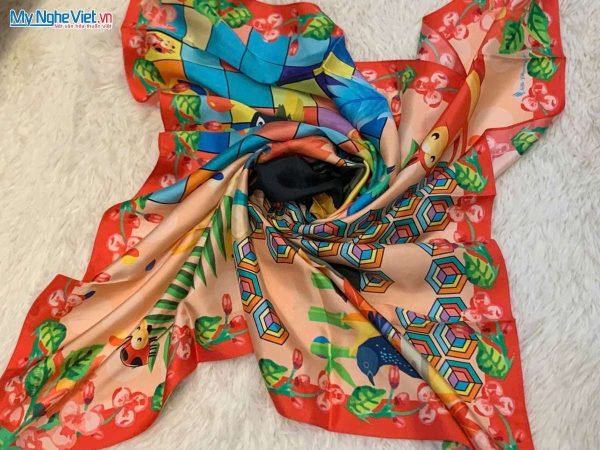 Khăn vuông lụa tơ tằm in họa tiết nghệ thuật