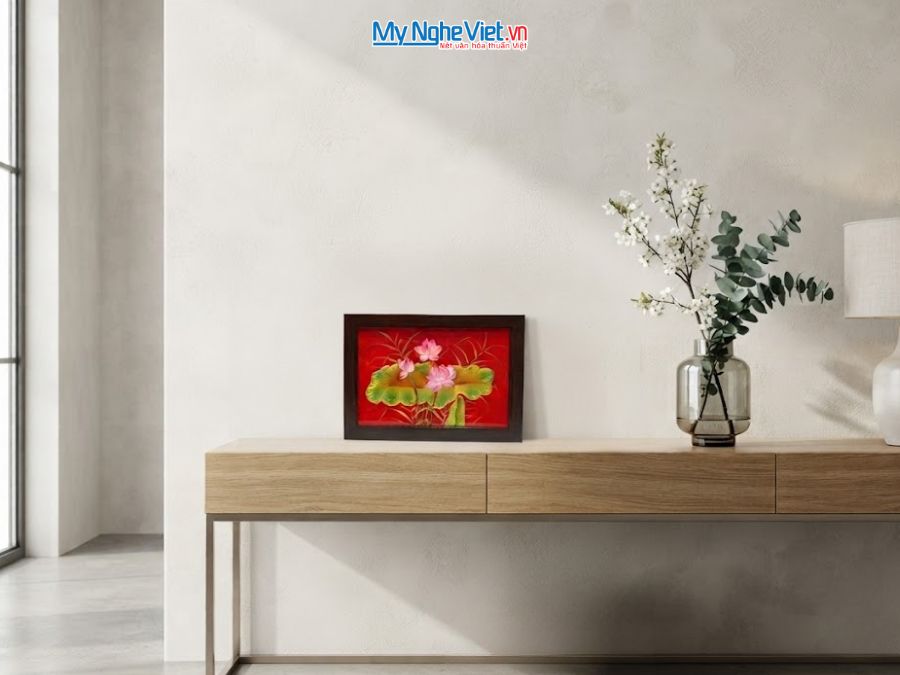 Tranh Sơn Mài Hoa Sen Đắp Nổi Nền Đỏ
