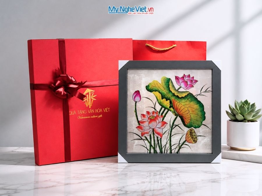 Tranh Sơn Mài Hoa Sen Dát Bạc