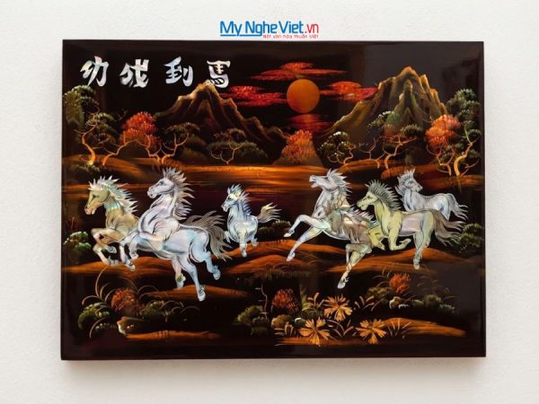 Tranh Sơn Mài Mã Đáo Thành Công Cẩn Ốc Chìm Nền Ấm