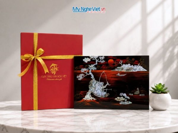 Tranh Sơn Mài Ngư Ông Câu Cá Cẩn Ốc Chìm Nền Ấm