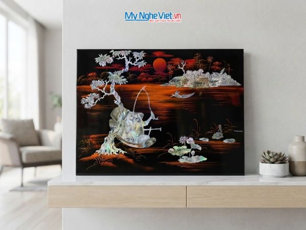 Tranh Sơn Mài Ngư Ông Câu Cá Cẩn Ốc Chìm Nền Ấm