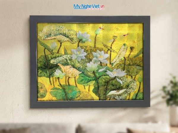 Tranh Sơn Mài Hoa Sen Dát Bạc Nền Vàng