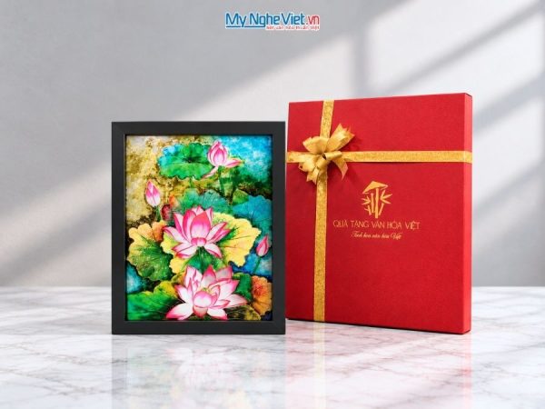 Tranh Sơn Mài Hoa Sen Dát Bạc Nền Xanh