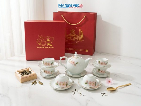 Bộ bình trà men trắng dáng bưởi hoa mận