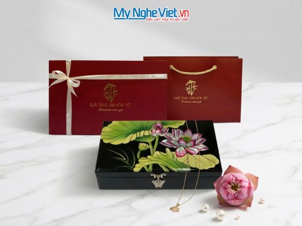 Hộp đựng trang sức sơn mài vẽ tay