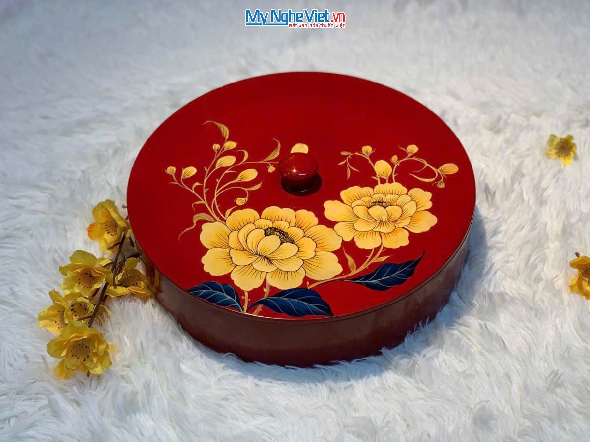 Hộp mứt tết sơn mài