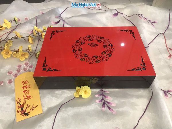 Hộp mứt tết sơn mài