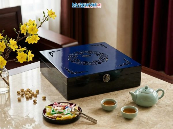 Hộp mứt tết sơn mài