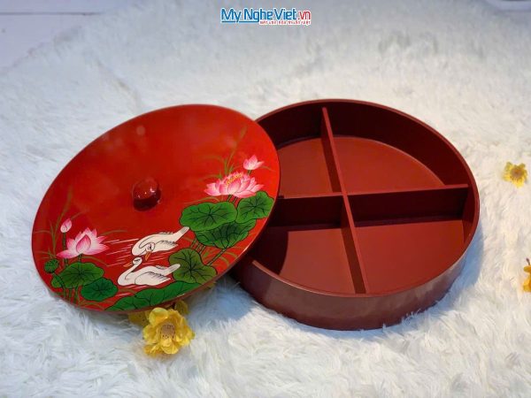Hộp mứt tết sơn mài
