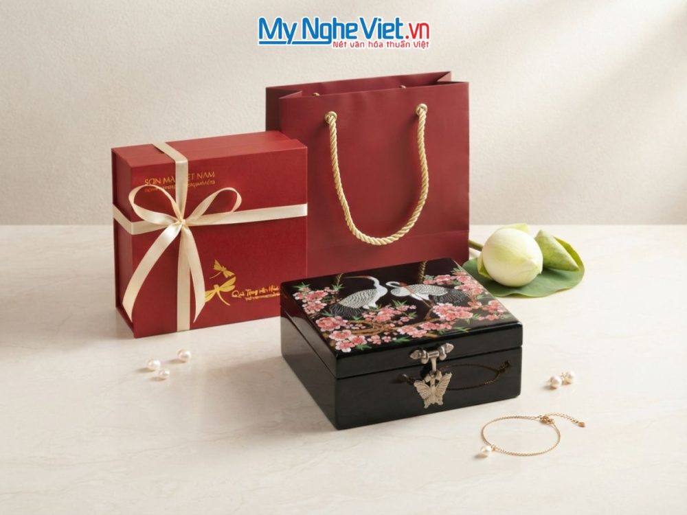 Hộp đựng trang sức sơn mài