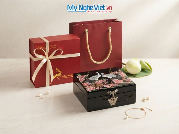 Hộp đựng trang sức sơn mài