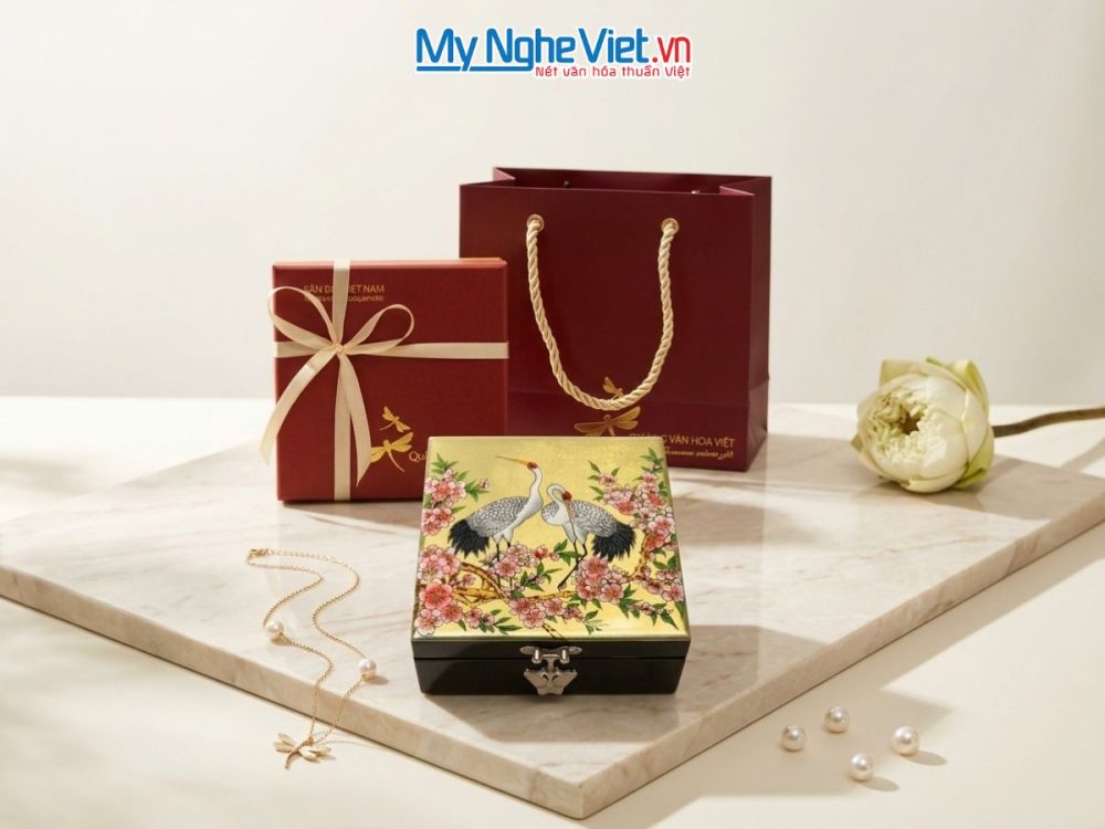 Hộp đựng trang sức sơn mài