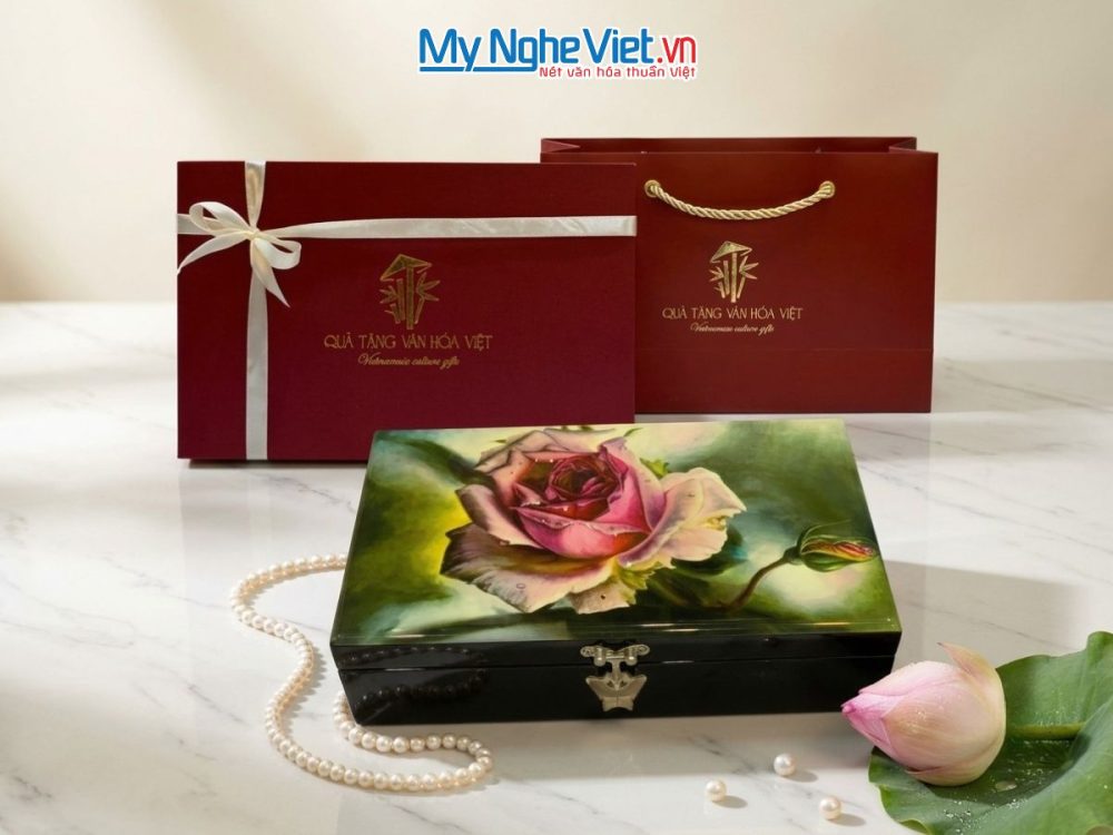 Hộp trang sức sơn mài vẽ tay