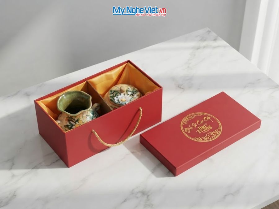 Set Quà Tặng Bình Hoa Và Hũ Mứt Gốm Bát Tràng Vẽ Hoa Cúc