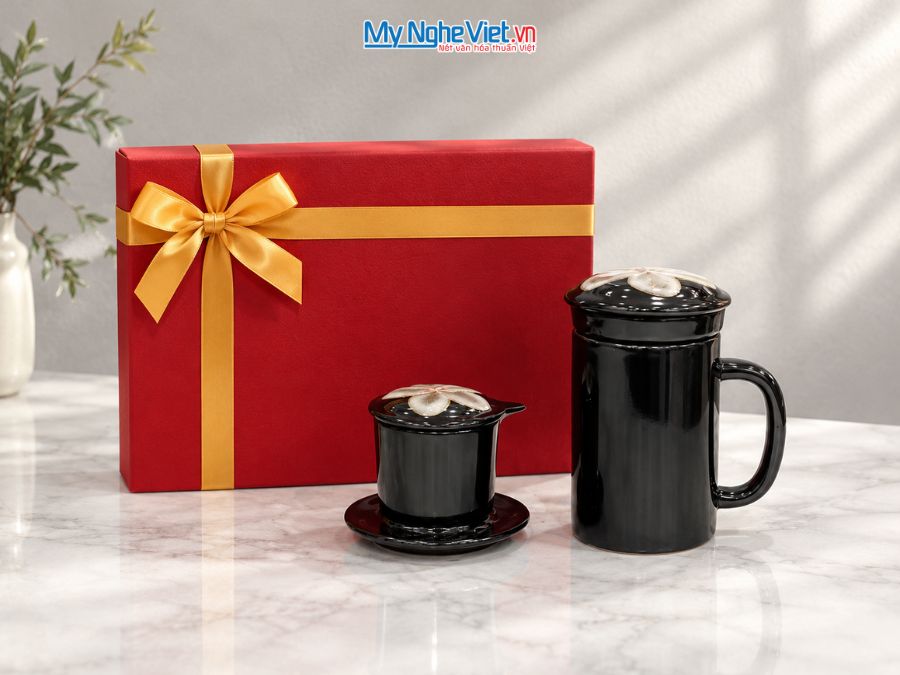 Set Quà Tặng Phin Cà Phê Và Ly Lọc Trà Gốm Màu Đen Vẽ Hoa