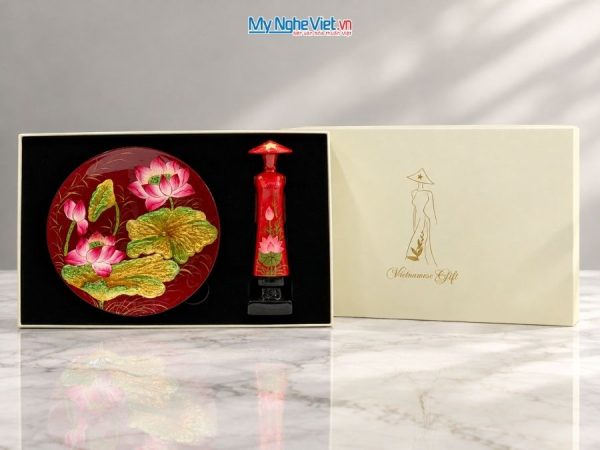 Set Quà Tặng Tranh Đĩa Và Tượng Cô Gái Áo Dài Hoa Sen Cao Cấp