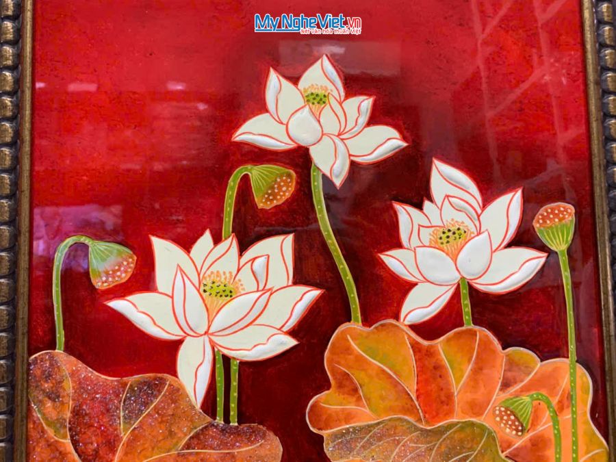 Tranh Sơn Mài Hoa Sen Đắp Nổi Nền Đỏ