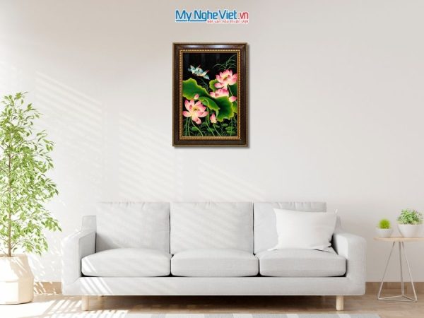 Tranh Sơn Mài Hoa Sen Đắp Nổi Nền Đen