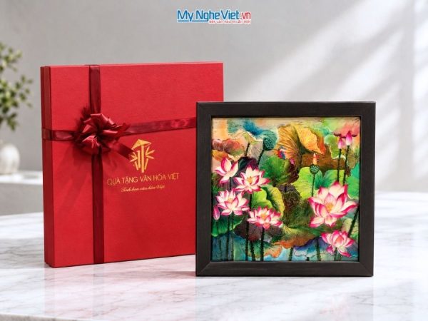 Tranh Sơn Mài Hoa Sen Hồng Vẽ Tay Nền Xanh